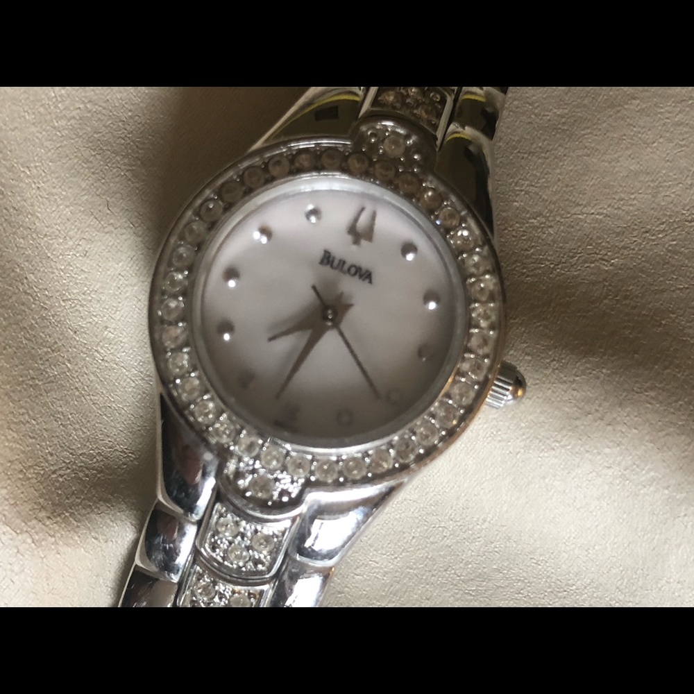 Ladies Bulova Watch🌟 with crystals💍